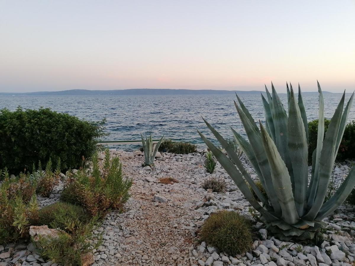 Villa Seaview With Pool - Apartment Yellow Trogir Bagian luar foto