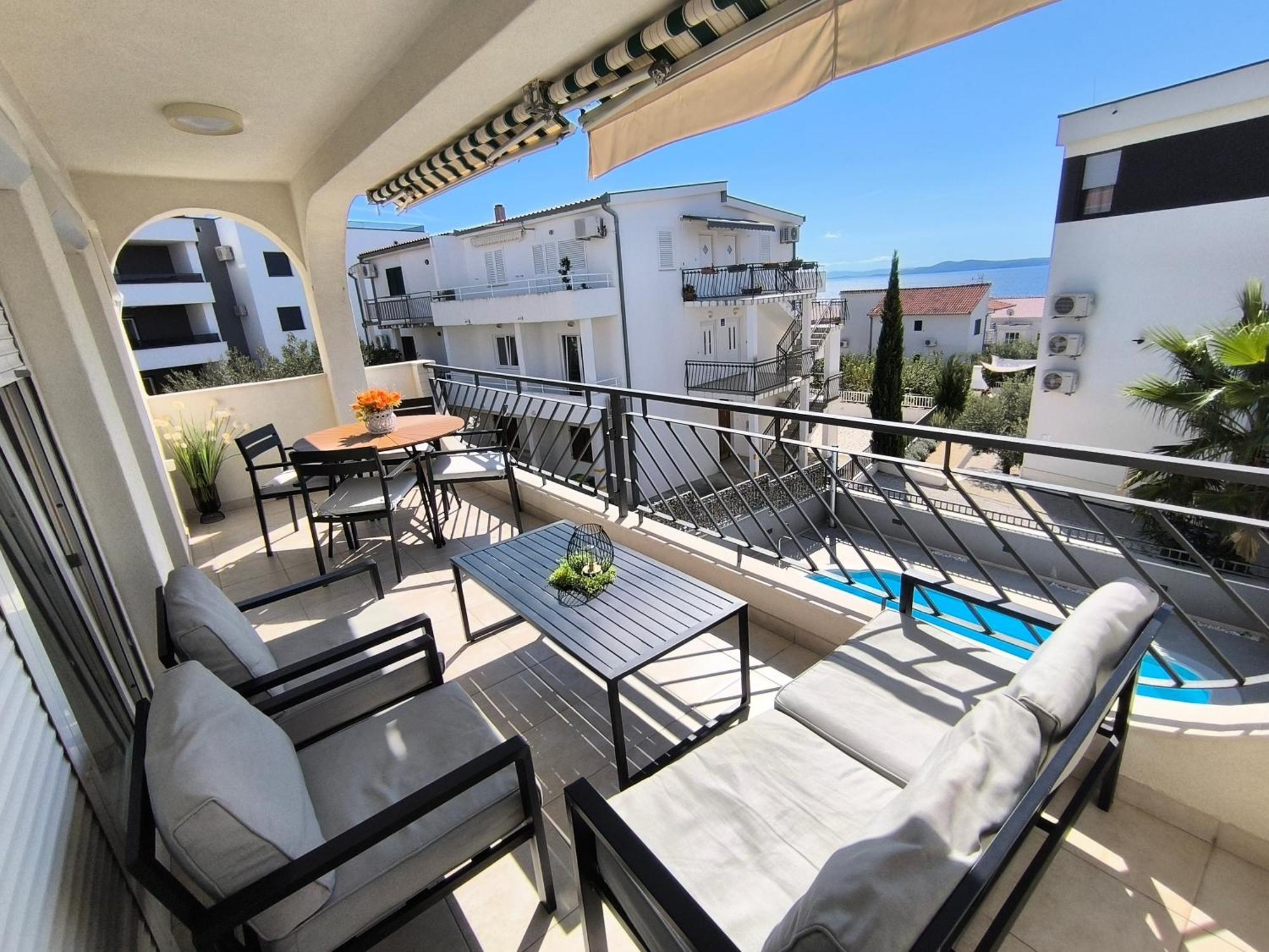 Villa Seaview With Pool - Apartment Yellow Trogir Bagian luar foto